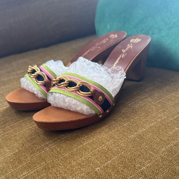 Juicy Couture Wooden Heel Mules with Gold Chain - Picture 11 of 12